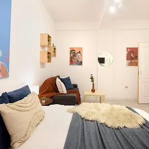 Apartament Central Treasure - Cozy 2 Bedroom In Historic Old Town, Bucureşti